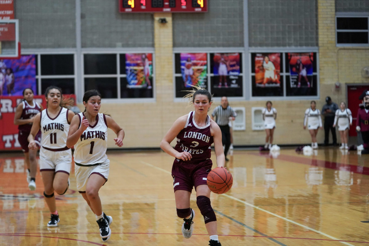 mathis-london-girls-basketball-playoffs00015